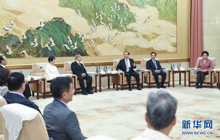 11月7日，全國政協主席俞正聲在北京會見饒穎奇率領的臺灣民意代表交流參訪團。新華社記者張領攝