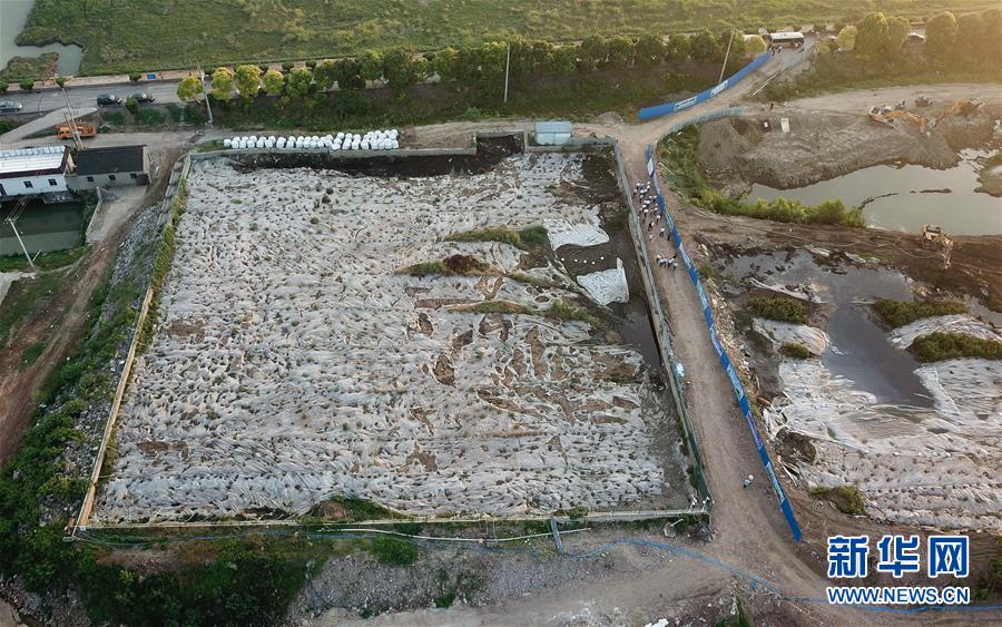 （新華視點·圖文互動）（1）中央督察兩年有的絲毫未改，有的不減反增——江蘇泰興數萬噸化工廢料和污泥堆放長江邊調查