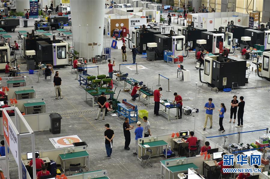 （新華全媒頭條·圖文互動）（1）上下合力，聚力破障，開辟“大國工匠”建設新格局