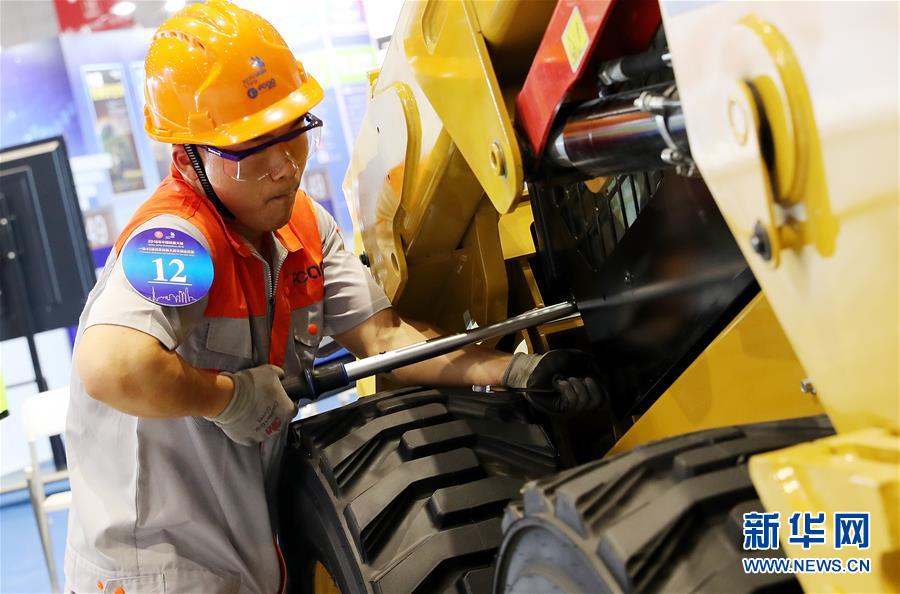 （新華全媒頭條·圖文互動）（8）上下合力，聚力破障，開辟“大國工匠”建設新格局