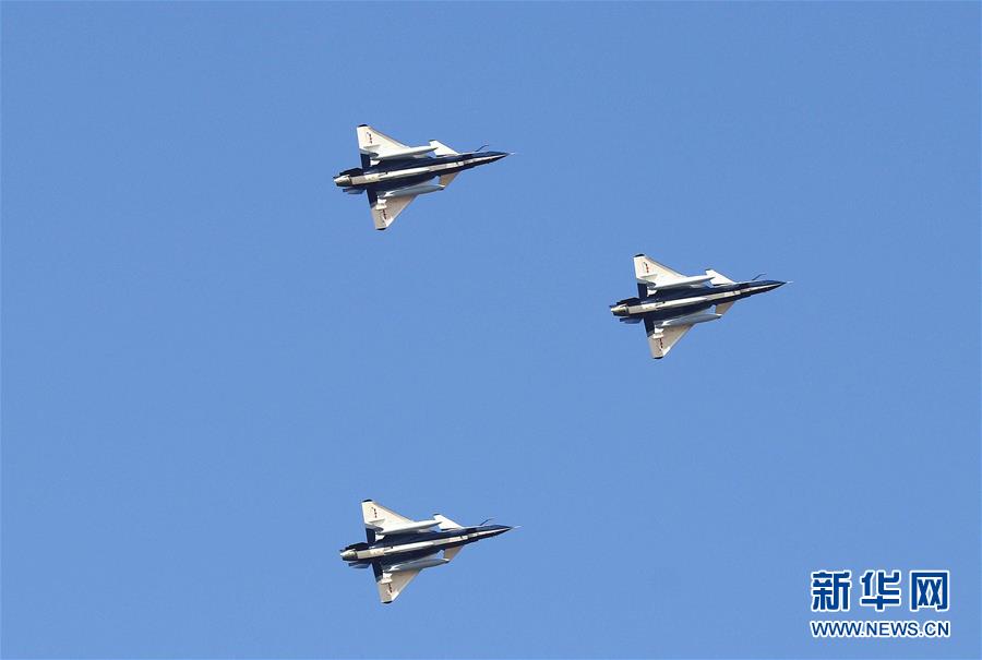 (圖文互動)(1)中國空軍八一飛行表演隊赴俄羅斯飛行表演