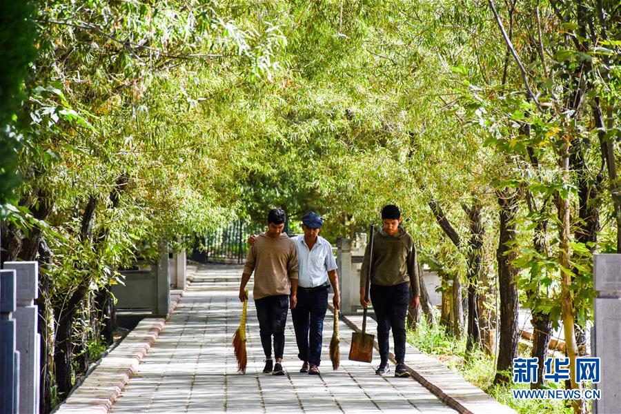 (新華全媒頭條·誠信建設萬里行·圖文互動)(6)一諾動昆侖——父子半世紀接力為英雄守靈