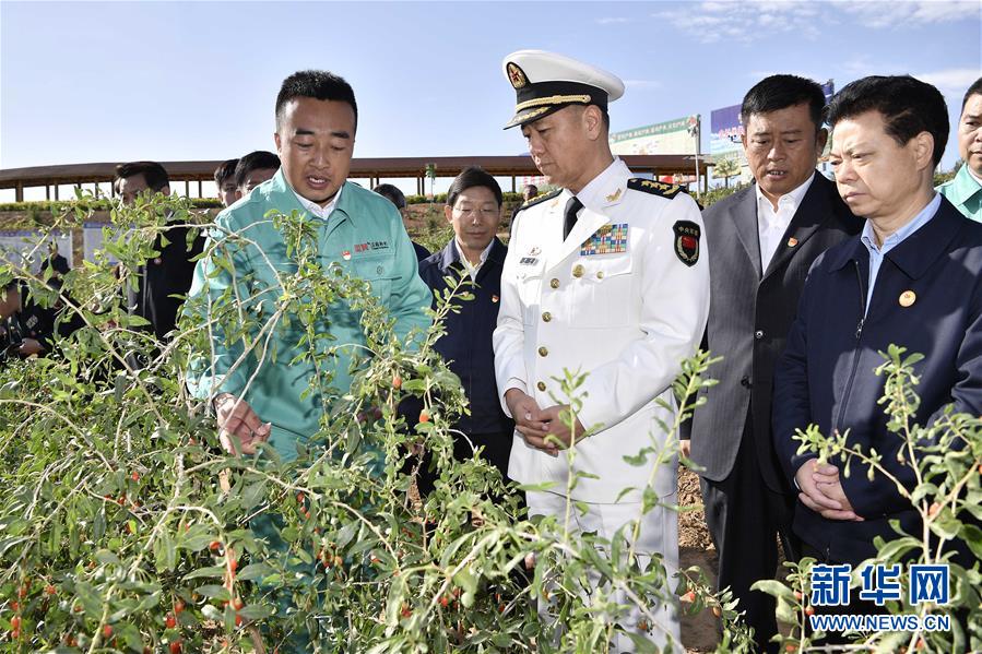 (時政)苗華率中央代表團五分團在中衛看望慰問各族各界干部群眾
