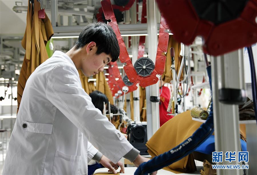 （新華全媒頭條·圖文互動）（5）從“來樣加工”到為全球“量體裁衣”——透過“迪尚之路”看新舊動能轉換