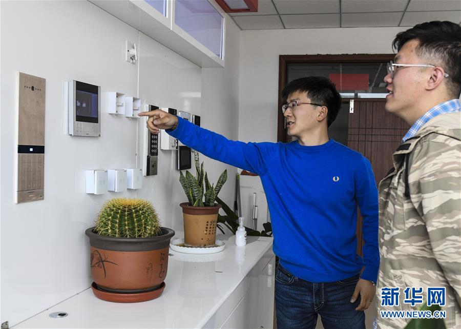 (壯麗70年·奮斗新時代·圖文互動)(6)記者蹲點手記:感受“戈壁明珠”嶄新容顏