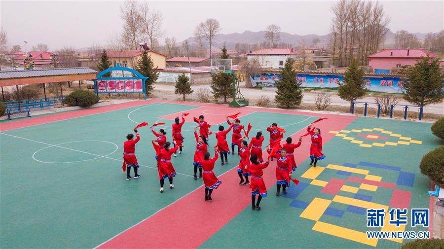 （壯麗70年&middot;奮斗新時代&middot;圖文互動）（3）情同一家，守望相助，共奔小康&mdash;&mdash;內蒙古興安盟巴彥敖包嘎查民族團結見聞