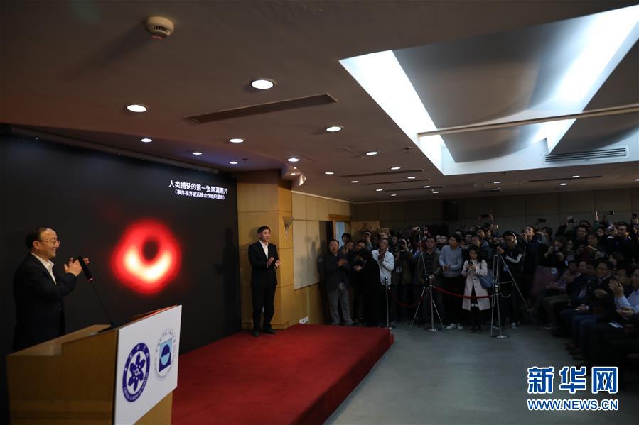 (新華全媒頭條·壯麗70年 奮斗新時代——推動高質量發展調研行·圖文互動)(11)百尺竿頭再登攀——高質量發展的“上海答卷”