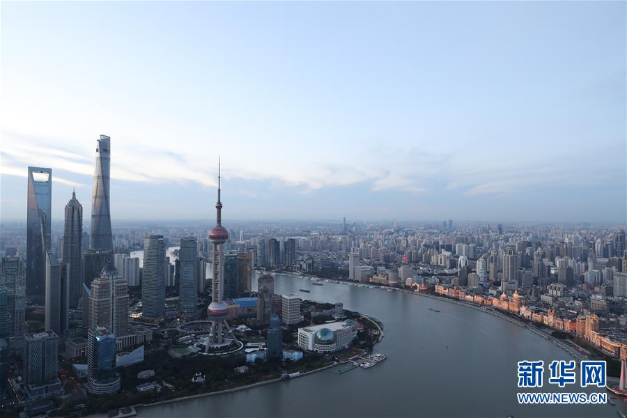 (新華全媒頭條·壯麗70年 奮斗新時代——推動高質量發展調研行·圖文互動)(6)百尺竿頭再登攀——高質量發展的“上海答卷”