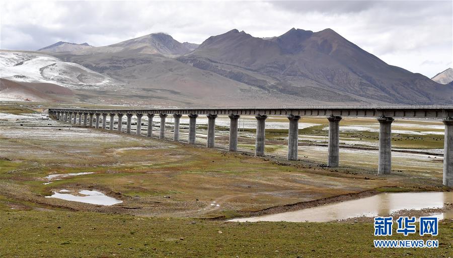 （新華全媒頭條&middot;壯麗70年&middot;奮斗新時代&middot;圖文互動）（14）開拓雪域高原的夢想之路&mdash;&mdash;來自青藏鐵路的蹲點報告