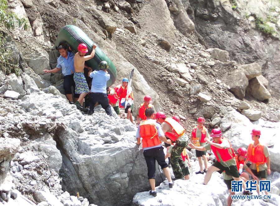 （時代先鋒·圖文互動）（2）為人民“逆行”的人——追記退役軍人、青年禁毒民警韓順軍