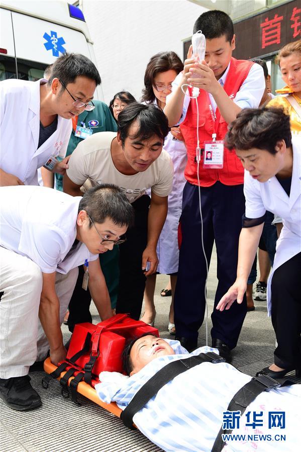 （新華全媒頭條·圖文互動）（10）有一絲希望，就盡百倍努力——貴州水城“7·23”特大山體滑坡72小時救援紀實