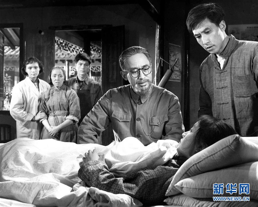 (紅土地“往事新說”·圖文互動)(4)昔日送“瘟神”  今朝健康促小康