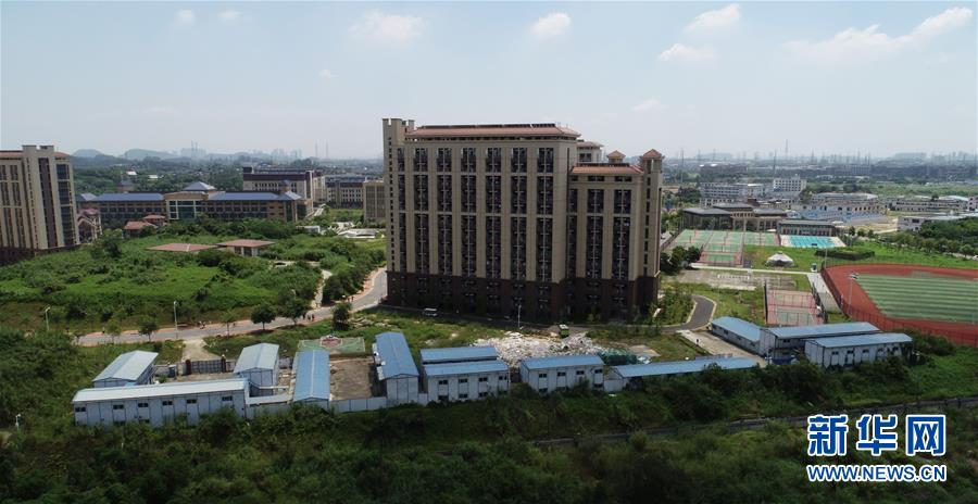 （在習近平新時代中國特色社會主義思想指引下——新時代新作為新篇章·圖文互動）（1）“我們給火箭做減重”——高?？萍紕撔逻M行時