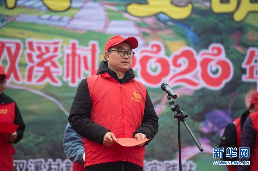 （新春走基層·圖文互動）（1）村晚“說唱”唱什么？