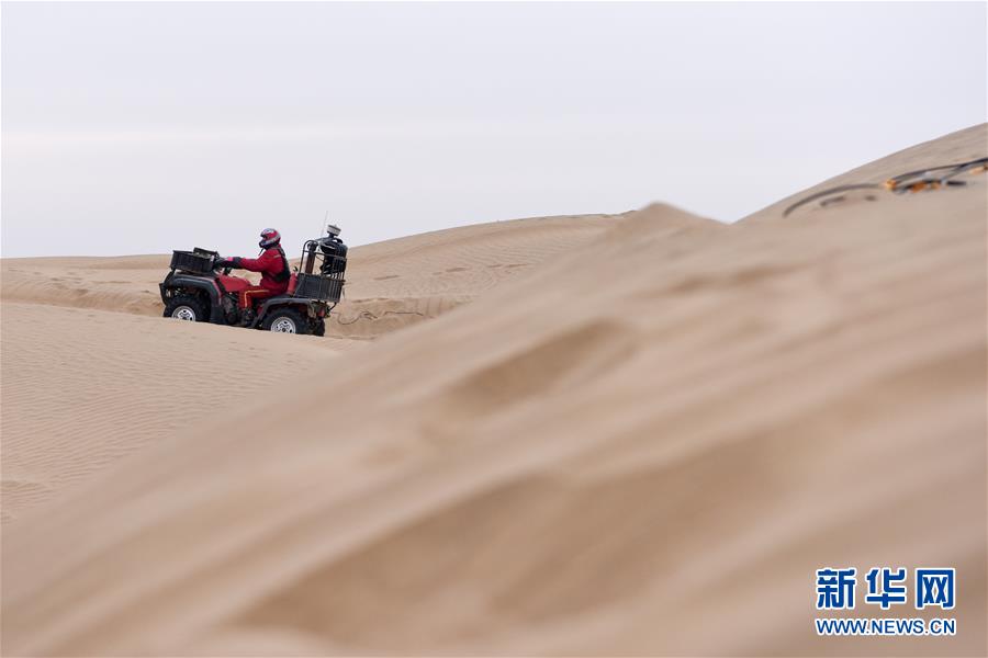 （新春走基層·圖文互動）（3）大漠中，一頂帳篷守歲五年