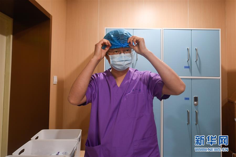 （聚焦疫情防控·圖文互動）（2）無法握手，但始終并肩