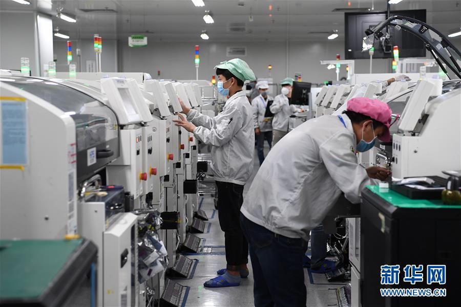 (聚焦疫情防控·圖文互動)(9)嚴守三大關口 蓄力復工復產——最大移民城市深圳的抗“疫”突圍戰