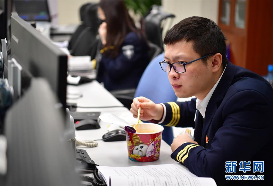 (聚焦疫情防控·圖文互動)(2)電網指揮官:“千軍萬馬”戰疫情