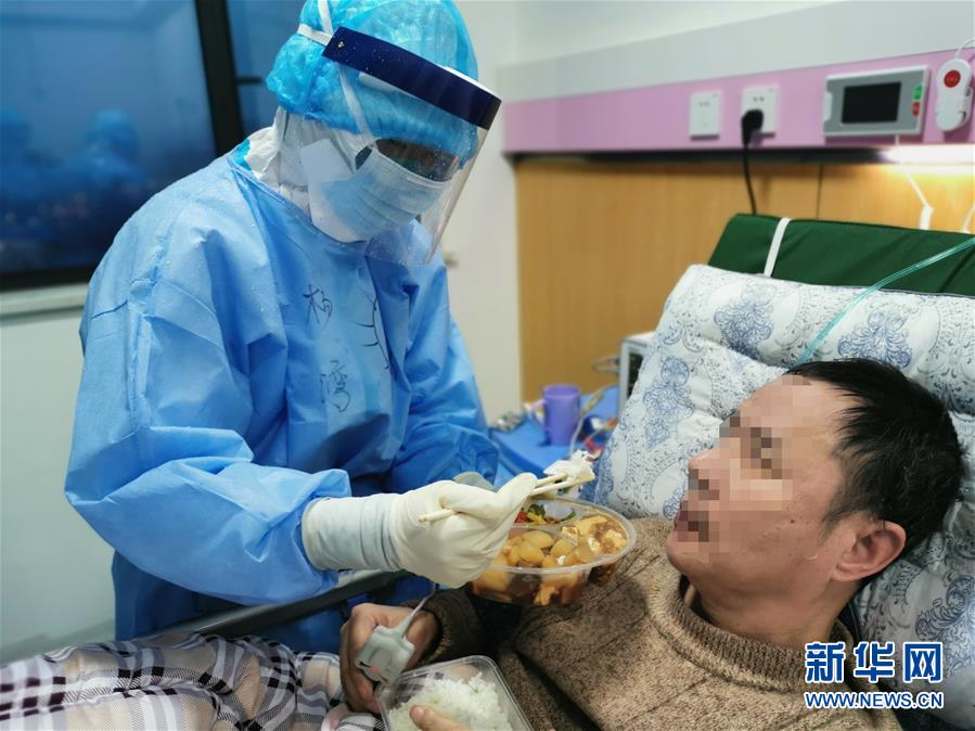 （一線抗疫群英譜&middot;圖文互動）（3）&ldquo;我們，撐得起！&rdquo;&mdash;&mdash;軍隊支援湖北醫療隊年輕醫務工作者的青春宣言