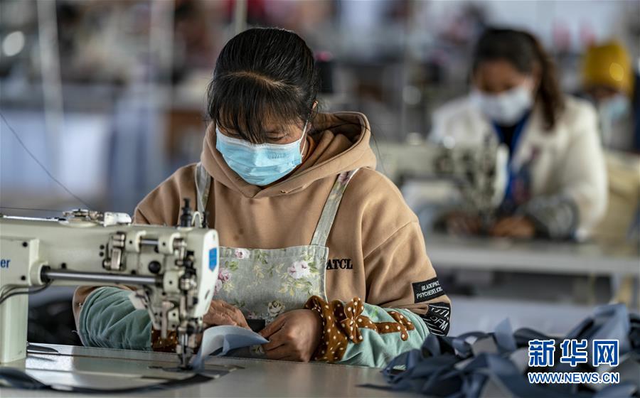 （在習近平新時代中國特色社會主義思想指引下——新時代新作為新篇章·習近平總書記關切事·圖文互動）（1）戰“疫”要勁時，戰“貧”再加把勁！——中央各部門助力脫貧攻堅很給力