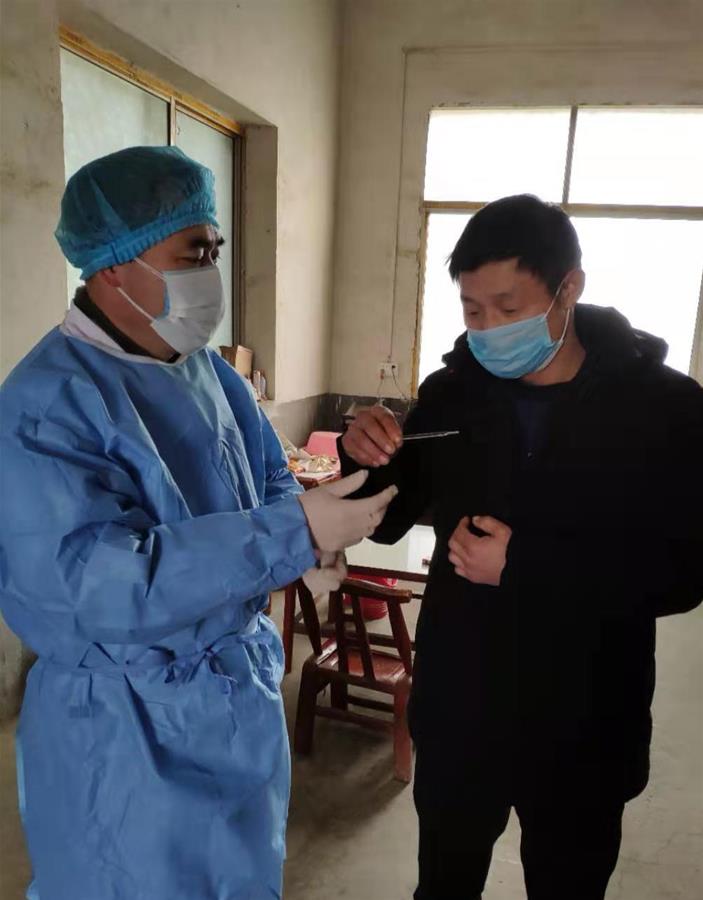 (聚焦疫情防控·圖文互動)(1)一位鄉村醫生和他的疫情排查“突擊隊”