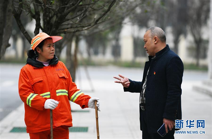 (新華全媒頭條·圖文互動)(2)來自大山深處的“移民管家”——記貴州正安縣瑞濠街道辦事處主任吳太璽