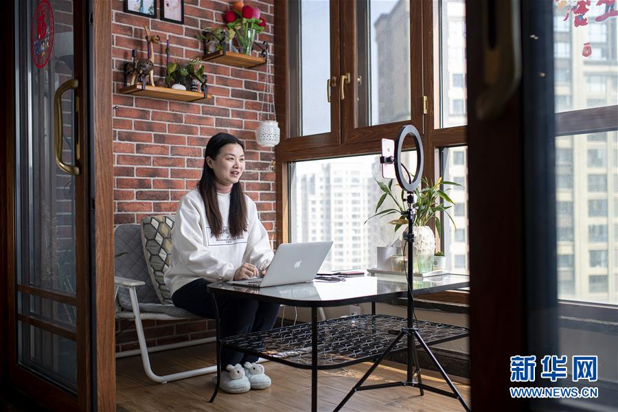 (新華全媒頭條·圖文互動)(4)星火成炬——記戰“疫”中的志愿服務英雄