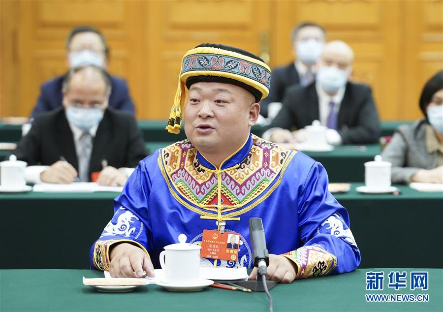 （新華全媒頭條&middot;圖文互動）（8）從人民中汲取磅礴力量&mdash;&mdash;習近平總書記同出席2020年全國兩會人大代表、政協委員共商國是紀實