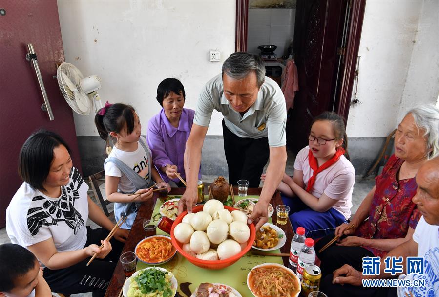 (新華全媒頭條·圖文互動)(2)庚子之豐——2020年河南夏糧豐收圖景