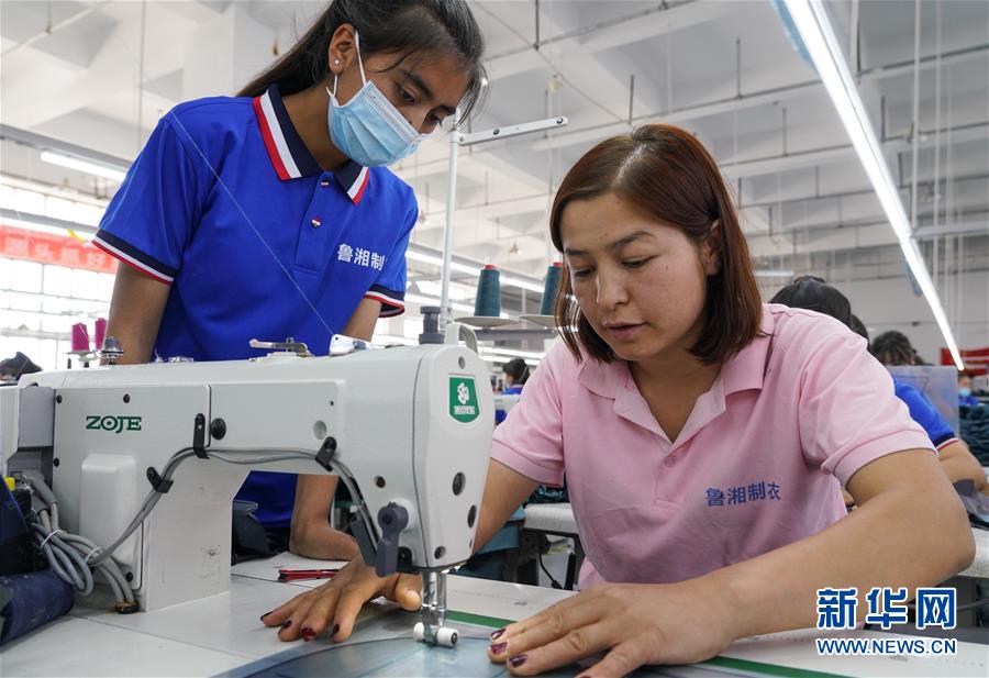 (決戰決勝脫貧攻堅·圖文互動)(1)紡織女工進城記