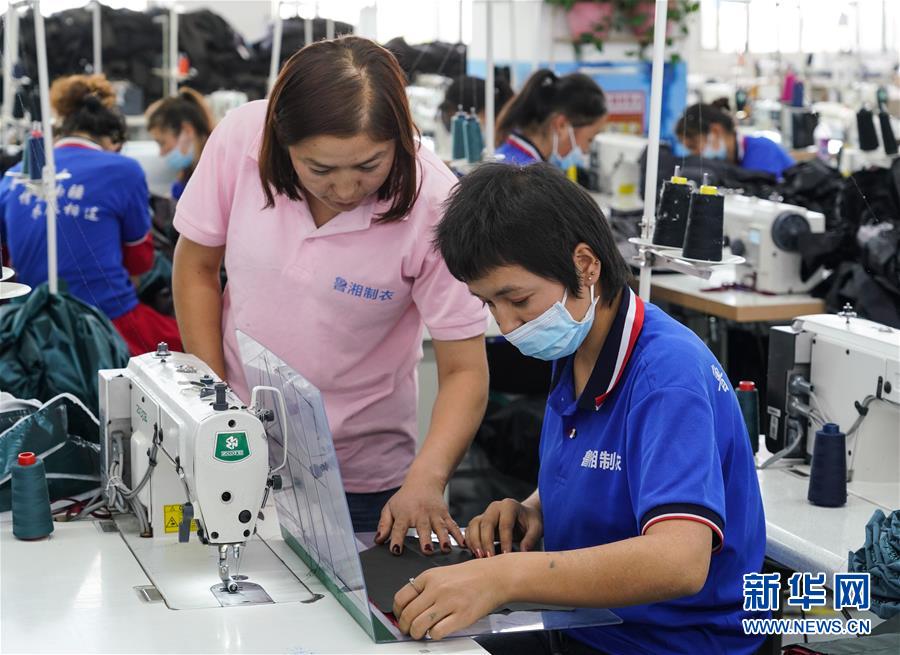 (決戰決勝脫貧攻堅·圖文互動)(2)紡織女工進城記