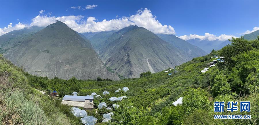 (圖文互動)(1)雪山草地展新貌——四川阿壩州脫貧奔小康紀實