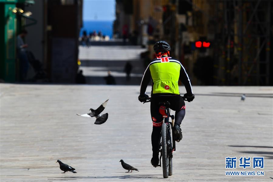 (國際·圖文互動)(18)特稿:穿越寒暑 無問西東——寫在新冠疫情構成“國際關注的突發公共衛生事件”半年之際