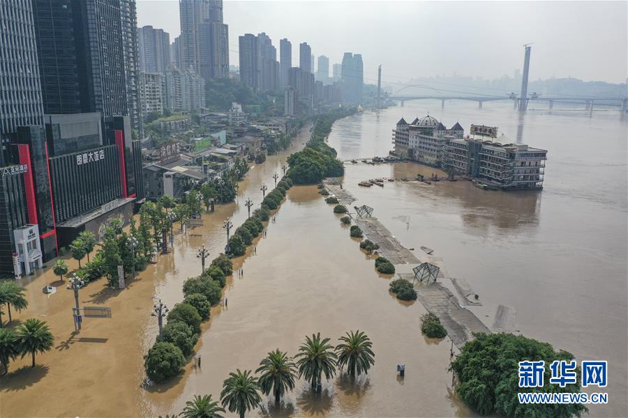 （防汛抗洪·圖文互動）（10）救援，在被洪水漫過的街巷之間——直擊重慶長江、嘉陵江抗洪一線
