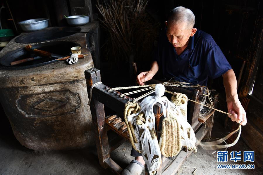 (決戰決勝脫貧攻堅·圖文互動)(2)“草鞋村”的致富經