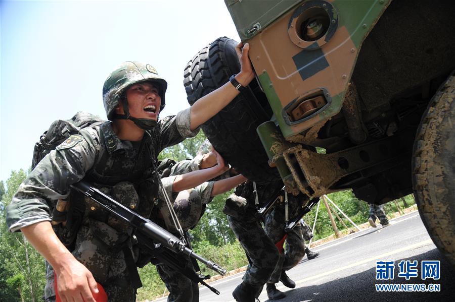 (在習近平強軍思想指引下·我們在戰位報告·圖文互動)(2)數字化勁旅的“士兵突擊”——陸軍第82集團軍某部牢記囑托練兵備戰記事