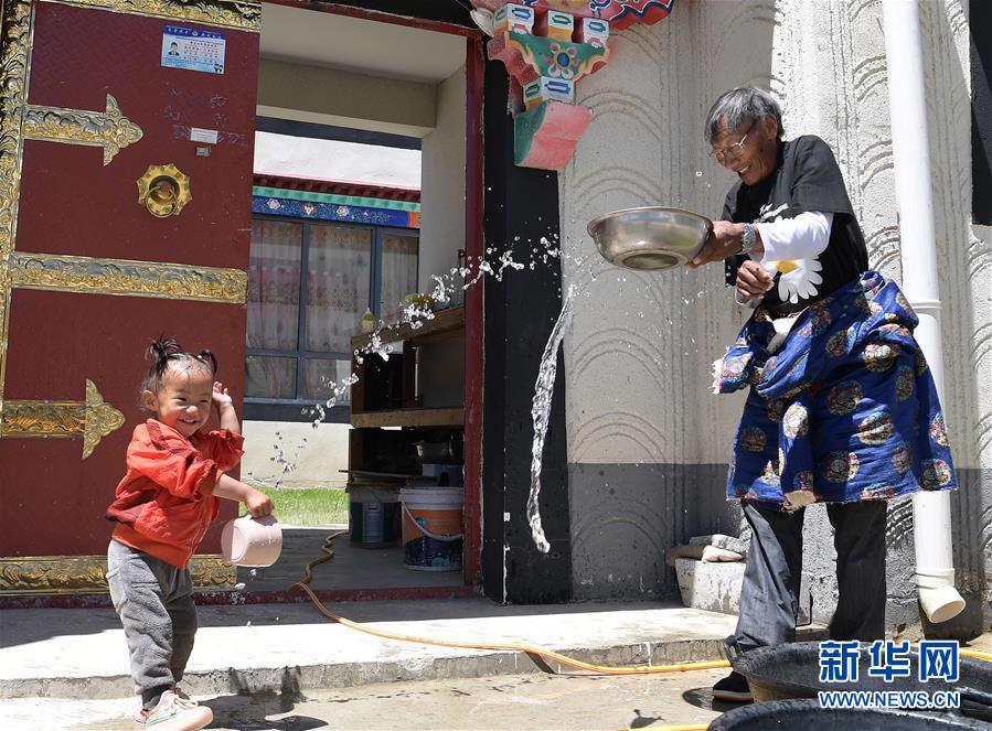 (新華全媒頭條·走向我們的小康生活·決戰決勝脫貧攻堅·圖文互動)(6)兩次遷徙“搬窮”記——海拔最高縣雙湖的“戰貧故事”