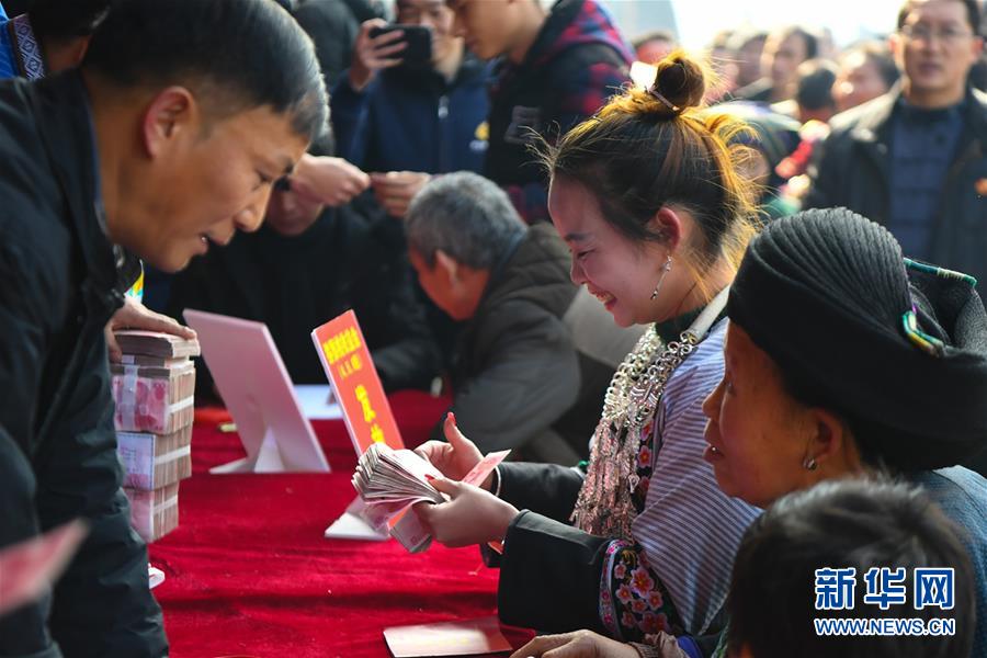 (在習近平新時代中國特色社會主義思想指引下——新時代新作為新篇章·總書記關切脫貧事·圖文互動)(4)精準扶貧:提速脫貧奔小康
