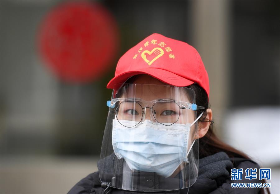 （習近平致敬的戰“疫”英雄·志愿者篇·圖文互動）（4）他們，微光成炬照征程