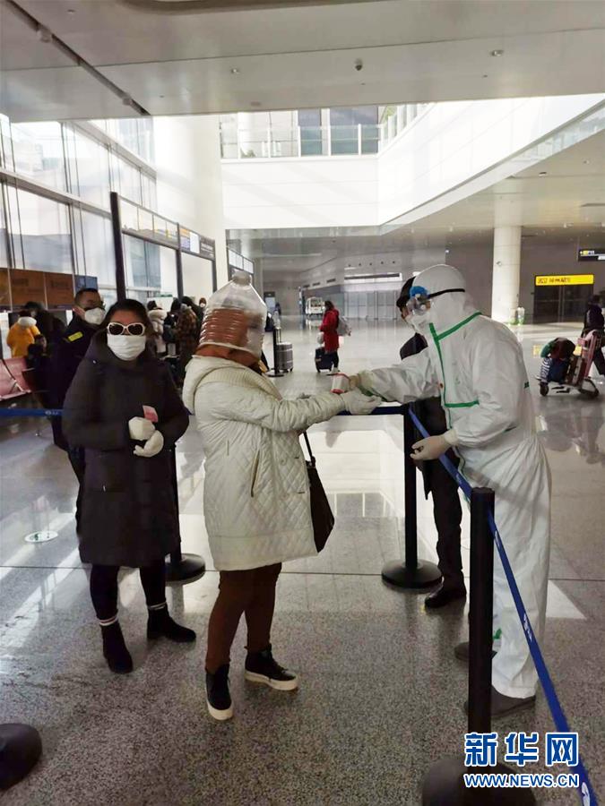 （習近平致敬的戰“疫”英雄·志愿者篇·圖文互動）（8）他們，微光成炬照征程