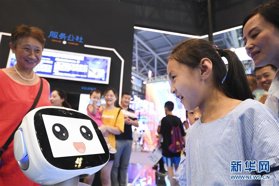 (在習近平新時代中國特色社會主義思想指引下——新時代新作為新篇章·習近平總書記關切事·圖文互動)(7)化“危”為“機” 念好“新”字訣——各地產業發展“新”動向掃描