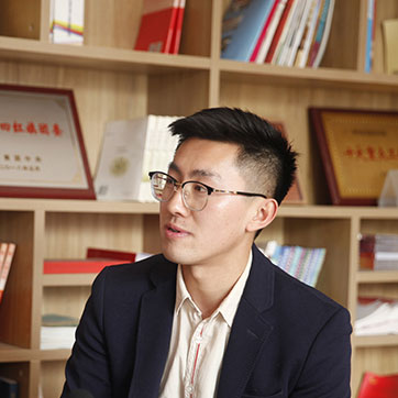 【青春的故事】“鋼鐵人”是怎樣煉成的？