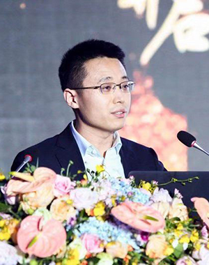蘇寧控股集團黨委副書記、蘇寧易購集團副總裁馬康