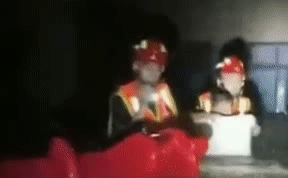 整理箱變小船 小朋友，消防員叔叔來了！