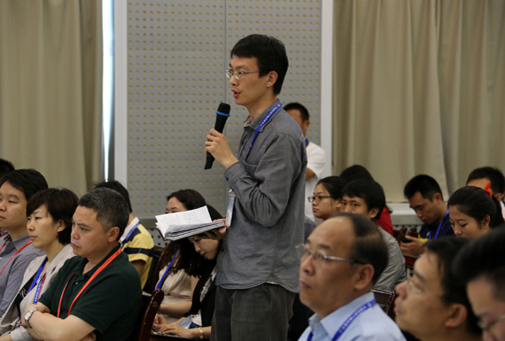 新華社-新華網記者正在提問