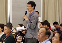 新華社—新華網記者正在提問