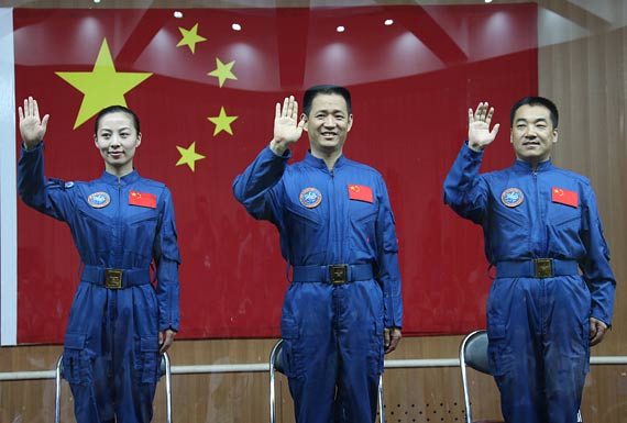 航天員飛行乘組同記者見面