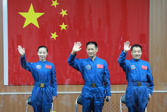 航天員飛行乘組與中外記者見面會現場