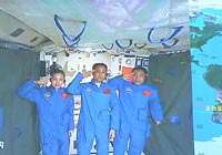 習近平與航天員通話