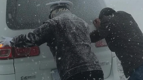 “冰雕”交警找到了！致敬戰斗在抗風雪一線的交警